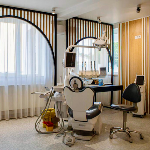 Glamour Clinic - Dentist