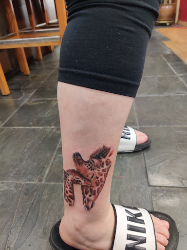 Tattoo Shop «Ink Daddy Tattoo and Body Piercing», reviews and photos, 3535 Commercial St SE, Salem, OR 97302, USA