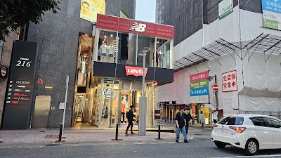 リーバイス®ストア 福岡天神