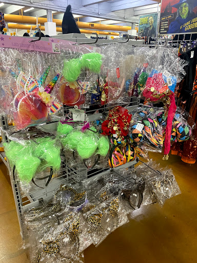 Thrift Store «Goodwill Store», reviews and photos, 23740 El Toro Rd e, Lake Forest, CA 92630, USA