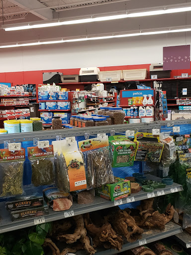 Pet Supply Store «Petco Animal Supplies», reviews and photos, 1660 Orchard Gateway Blvd, North Aurora, IL 60542, USA