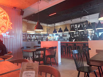 Atmosphère du Restaurant de hamburgers Roadside | Burger Restaurant Vitré à Vitré - n°11
