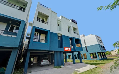 OYO J2 Service Apartment image