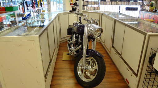 Pawn Shop «Mad Dog Pawn», reviews and photos, 3324 Manatee Ave W, Bradenton, FL 34205, USA