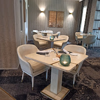 Atmosphère du Restaurant gastronomique La Table - Christophe Hay et Loïs Bée à Ardon - n°10