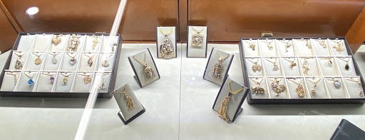 Pawn Shop «Gold & Pawn», reviews and photos, 2291 S Cleveland Ave, Fort Myers, FL 33901, USA