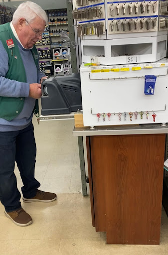 Hardware Store «Brownsboro Hardware & Paint - Prospect», reviews and photos, 9521 US-42, Prospect, KY 40059, USA