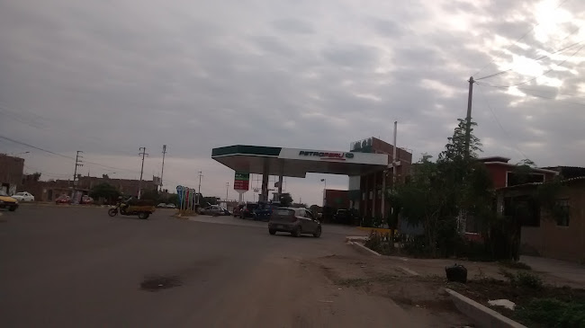 Opiniones de Grifo Petro Perú en Chiclayo - Gasolinera