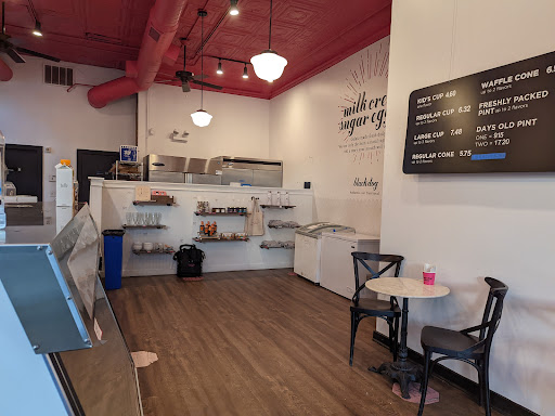 Ice Cream Shop «Black Dog Gelato», reviews and photos, 859 N Damen Ave, Chicago, IL 60622, USA