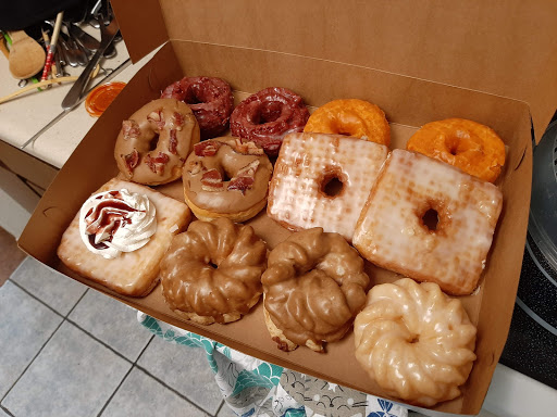 Donut Shop «Rainbow donuts», reviews and photos, 2855 W Cactus Rd #4, Phoenix, AZ 85029, USA