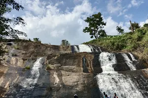 Tatiguda Waterfall image