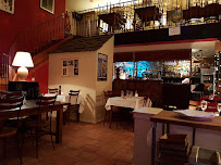 Atmosphère du Restaurant de grillades à la française Restaurant La Crouzette à Combaillaux - n°3
