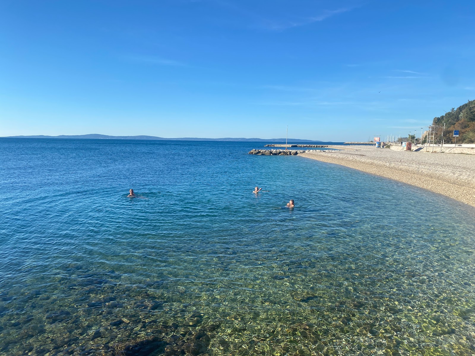 Kupaliste Znjan Beach'in fotoğrafı - Çocuklu aile gezginleri için önerilir