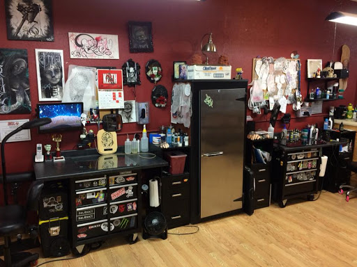 Tattoo Shop «Electric Art Tattoos», reviews and photos, 35 E Grand Ave # A, Fox Lake, IL 60020, USA