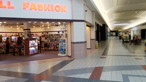 Movie Theater «AMC Loews Liberty Tree Mall 20», reviews and photos, 100 Independence Way, Danvers, MA 01923, USA