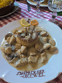 Sauce aux champignons du Restaurant de spécialités alsaciennes Restaurant S'Bastberger Stuewel à Bouxwiller - n°2