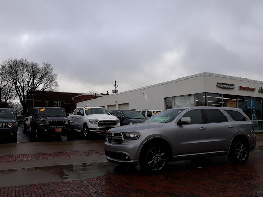 Jeep Dealer «Adel Chrysler Inc», reviews and photos, 818 Court St, Adel, IA 50003, USA