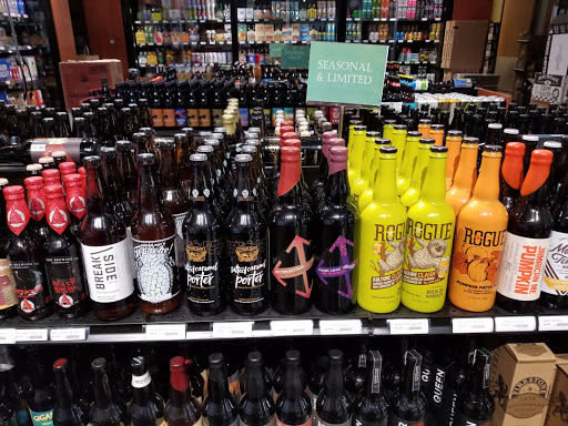 Liquor Store «Pearl Specialty Market & Spirits», reviews and photos, 900 NW Lovejoy St, Portland, OR 97209, USA