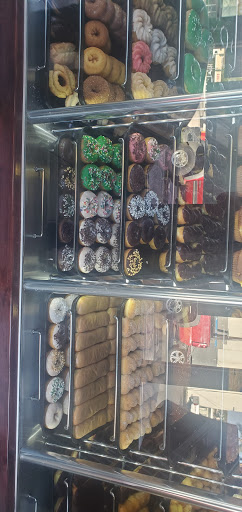 Donut Shop «Yum Yum Donuts», reviews and photos, 320 17th St, Santa Ana, CA 92706, USA