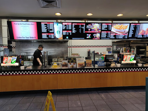 Movie Theater «Rave Motion Pictures Milford 16», reviews and photos, 500 Rivers Edge Dr, Milford, OH 45150, USA