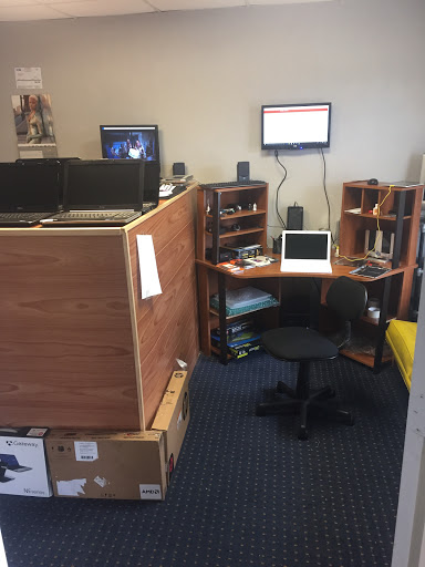 Computer Repair Service «Victory Computer Repair», reviews and photos, 3018 Victory Blvd c, Portsmouth, VA 23702, USA