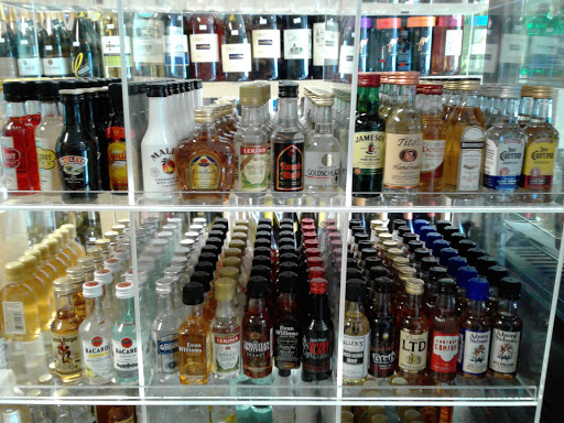 Liquor Store «Bung Hole Liquor Store», reviews and photos, 204 Derby St, Salem, MA 01970, USA