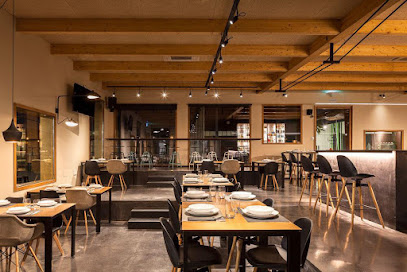 5punt16 Bar - Restaurant - Zona esportiva, Carrer Via Romana, s/n, 17450 Hostalric, Girona, Spain