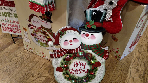 American Restaurant «Cracker Barrel Old Country Store», reviews and photos, Celebration Dr, Suwanee, GA 30024, USA