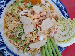 ร้านยำแม่นิ่ม