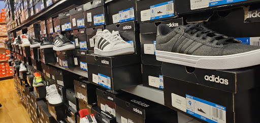 Shoe Store «Shoe Carnival», reviews and photos, 7111 W Alameda Ave, Lakewood, CO 80226, USA