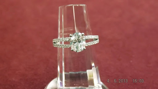 Jewelry Store «Jewelry, Gems & Design Co.», reviews and photos, 9542 W 147th St, Orland Park, IL 60462, USA