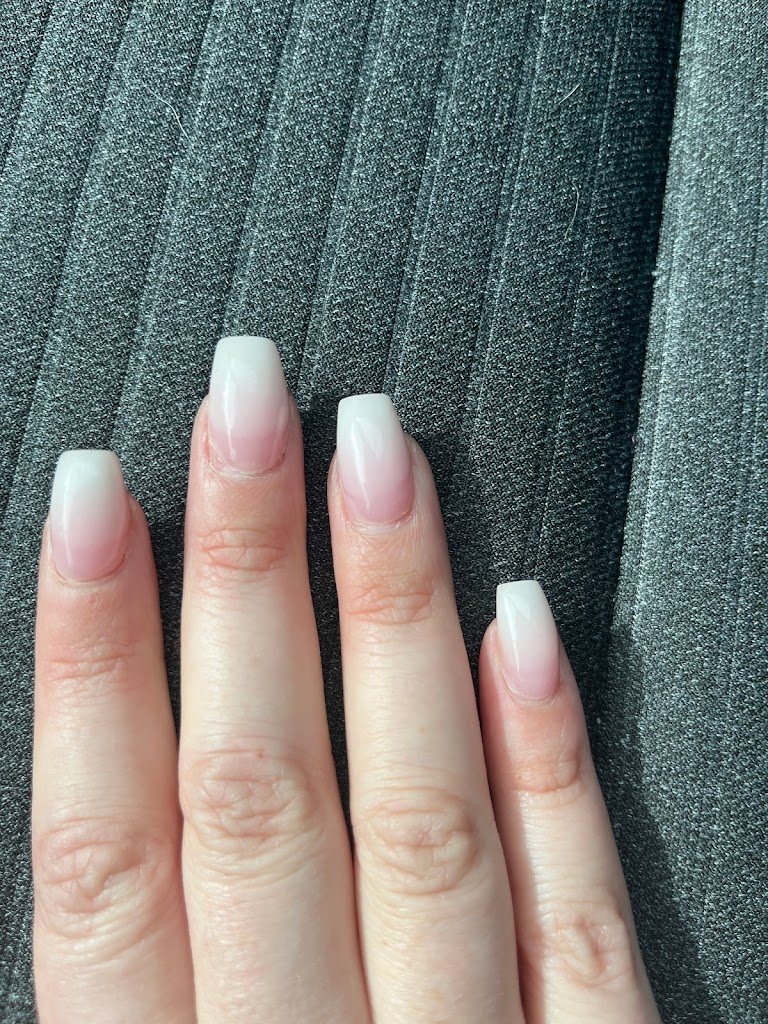 Lee Spa & Nails 33812