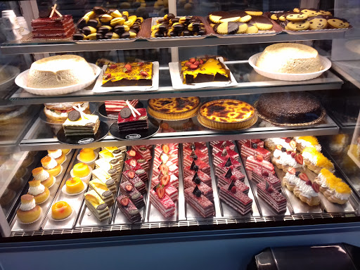 Benamoments Pastelaria no Foros de Salvaterra, Santarém