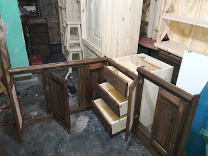 Muebles De Pino JoakoAlma