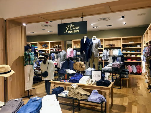 Clothing Store «J.Crew», reviews and photos, 3423 N Southport Ave, Chicago, IL 60657, USA
