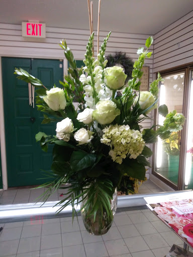 Florist «K & V Florist», reviews and photos, 23 Fee Fee Rd, Maryland Heights, MO 63043, USA