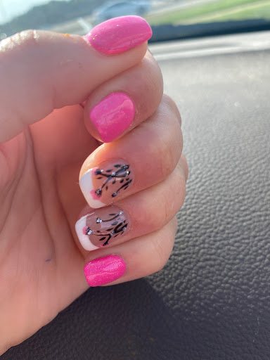 Beauty Salon «Hollywood Nails», reviews and photos, 889 S Centerville Rd, Sturgis, MI 49091, USA