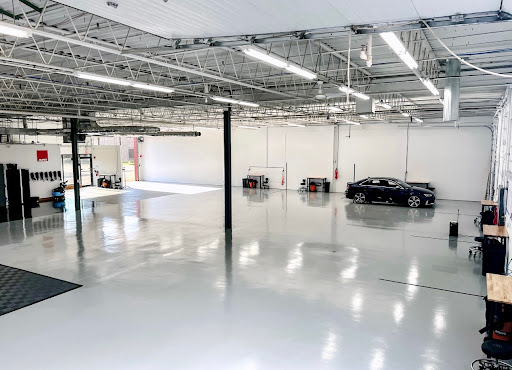 The Bays at Car Supplies Warehouse en Wheeling