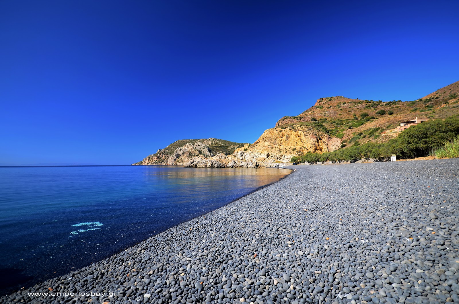 Foto von Mavros Gialos mit geräumige bucht