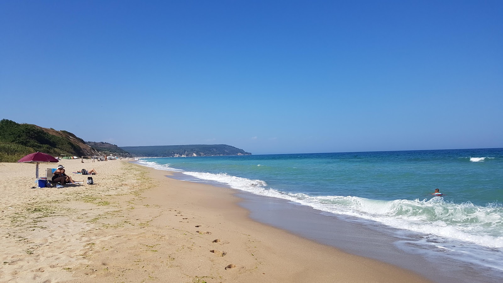 Photo de Karadere beach avec rivage droit, long