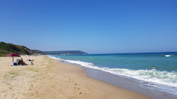 Photo de Karadere beach avec rivage droit, long