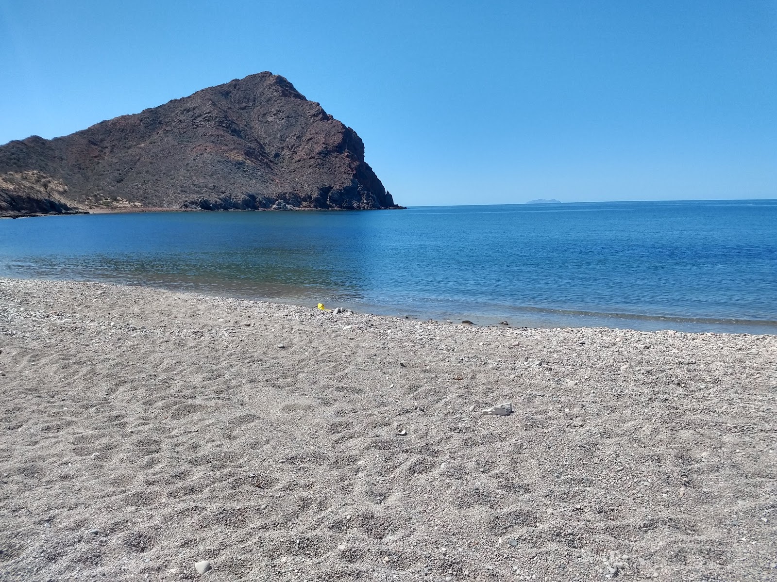 Foto av Las Cadenas beach med turkos rent vatten yta