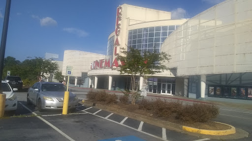 Movie Theater «Regal Cinemas Hollywood 24 @ North I-85», reviews and photos, 3265 Northeast Expy, Chamblee, GA 30341, USA