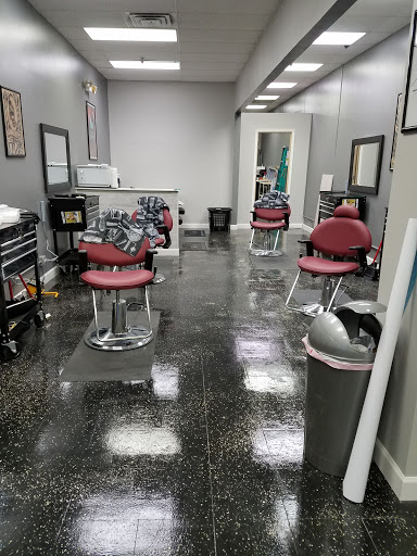 Barber Shop «21 Fadez Barbershop», reviews and photos, 30 Tyler Ct, Elgin, IL 60123, USA