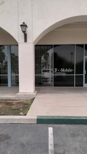 Cell Phone Store «T-Mobile», reviews and photos, 387 Magnolia Ave Suite 102, Corona, CA 92879, USA