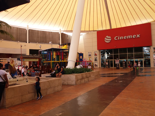Shopping malls Cancun