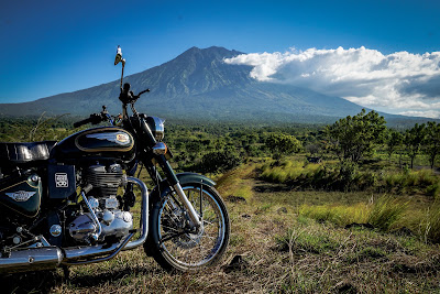 🏍️ Vintage Rides - Agence Voyage Moto de Caractère en Royal Enfield à Lyon