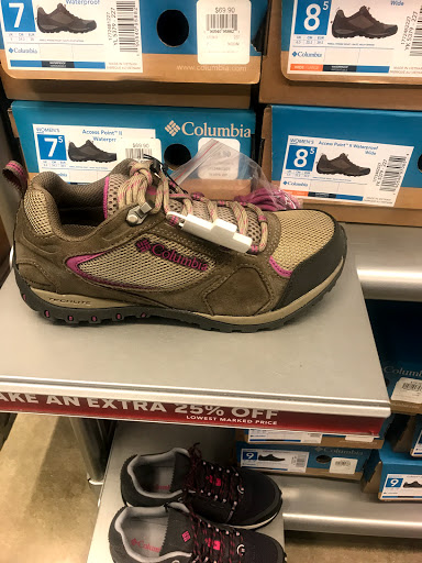 Sportswear Store «Columbia Sportswear Outlet», reviews and photos, 6800 Oxon Hill Rd #600, Oxon Hill, MD 20745, USA