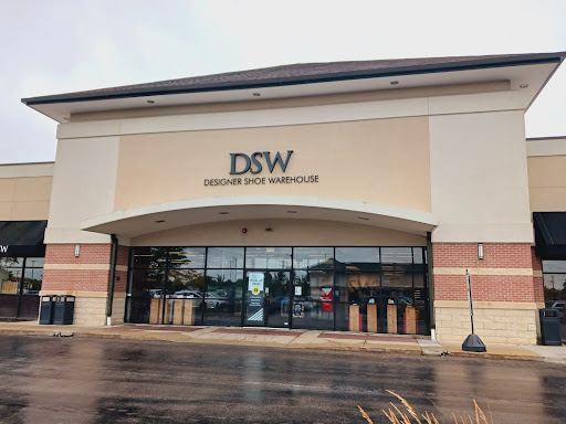 DSW Designer Shoe Warehouse, 6971 Grand Ave, Gurnee, IL 60031, USA, 