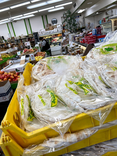 Grocery Store «Arax Market», reviews and photos, 585 Mt Auburn St, Watertown, MA 02472, USA